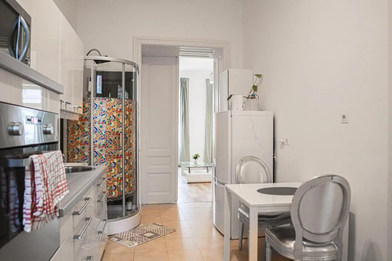 Bright & Stylish, 2 Neighboring Apartments - 4Brs Viena