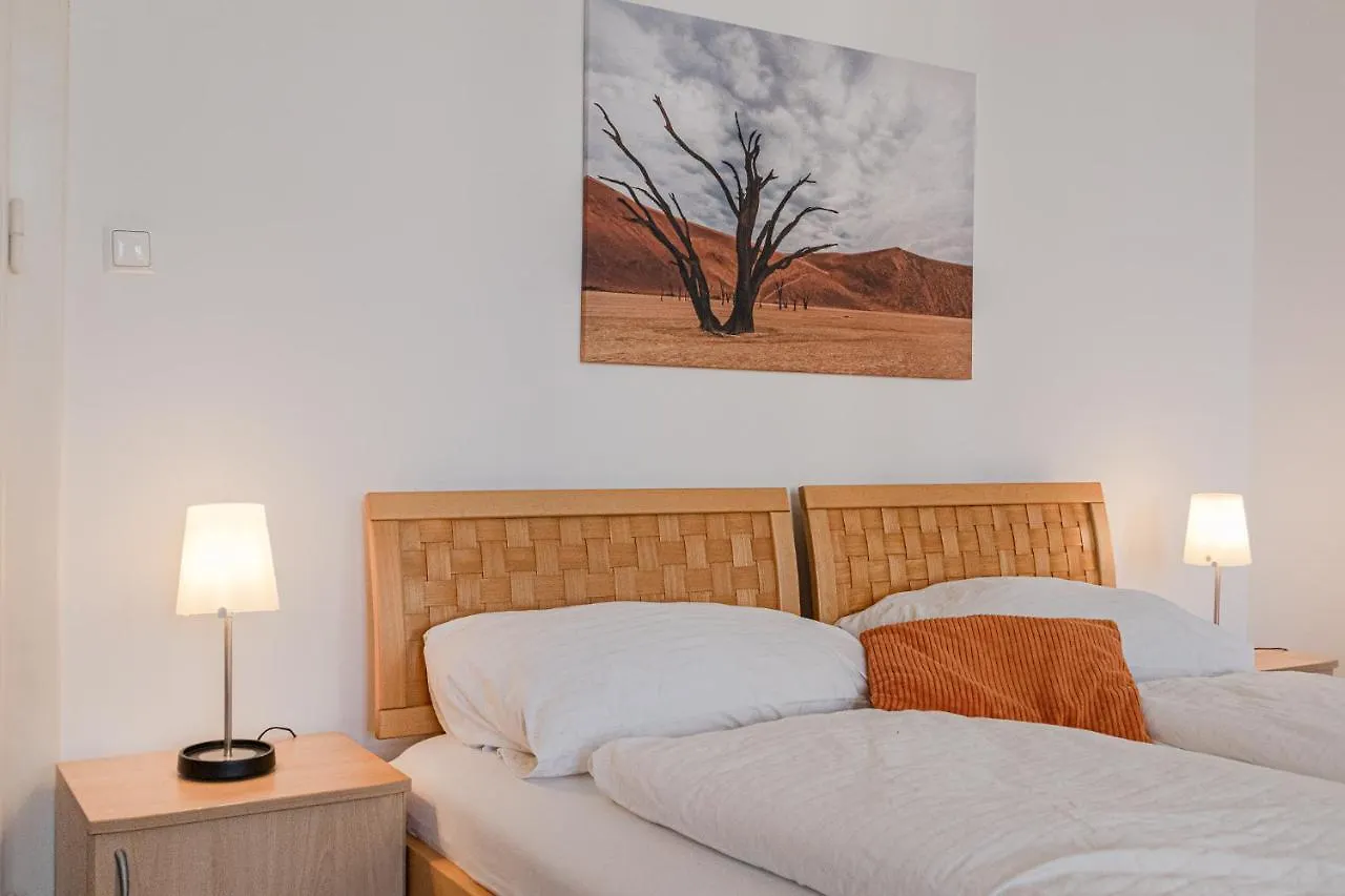 Bright & Stylish, 2 Neighboring Apartments - 4Brs Viena Austria