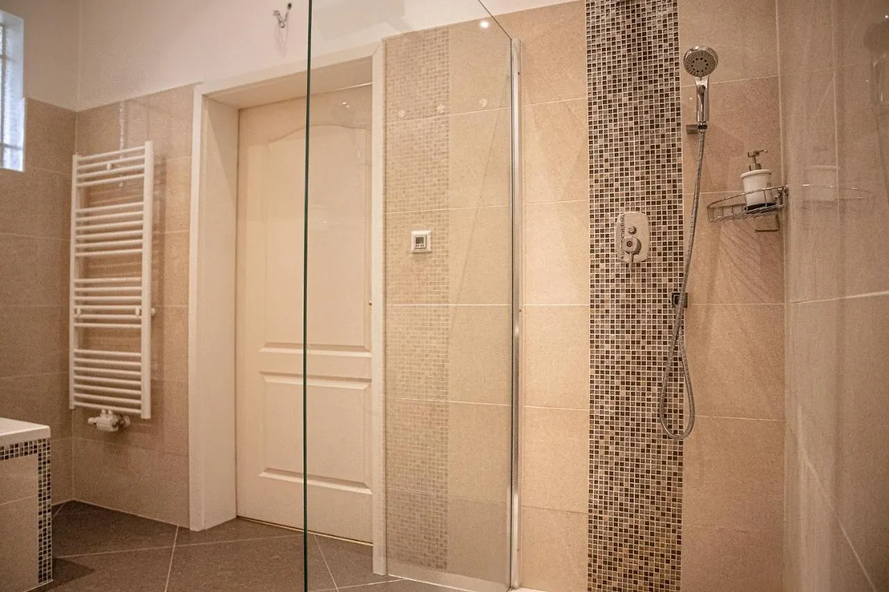 Bright & Stylish, 2 Neighboring Apartments - 4Brs Viena