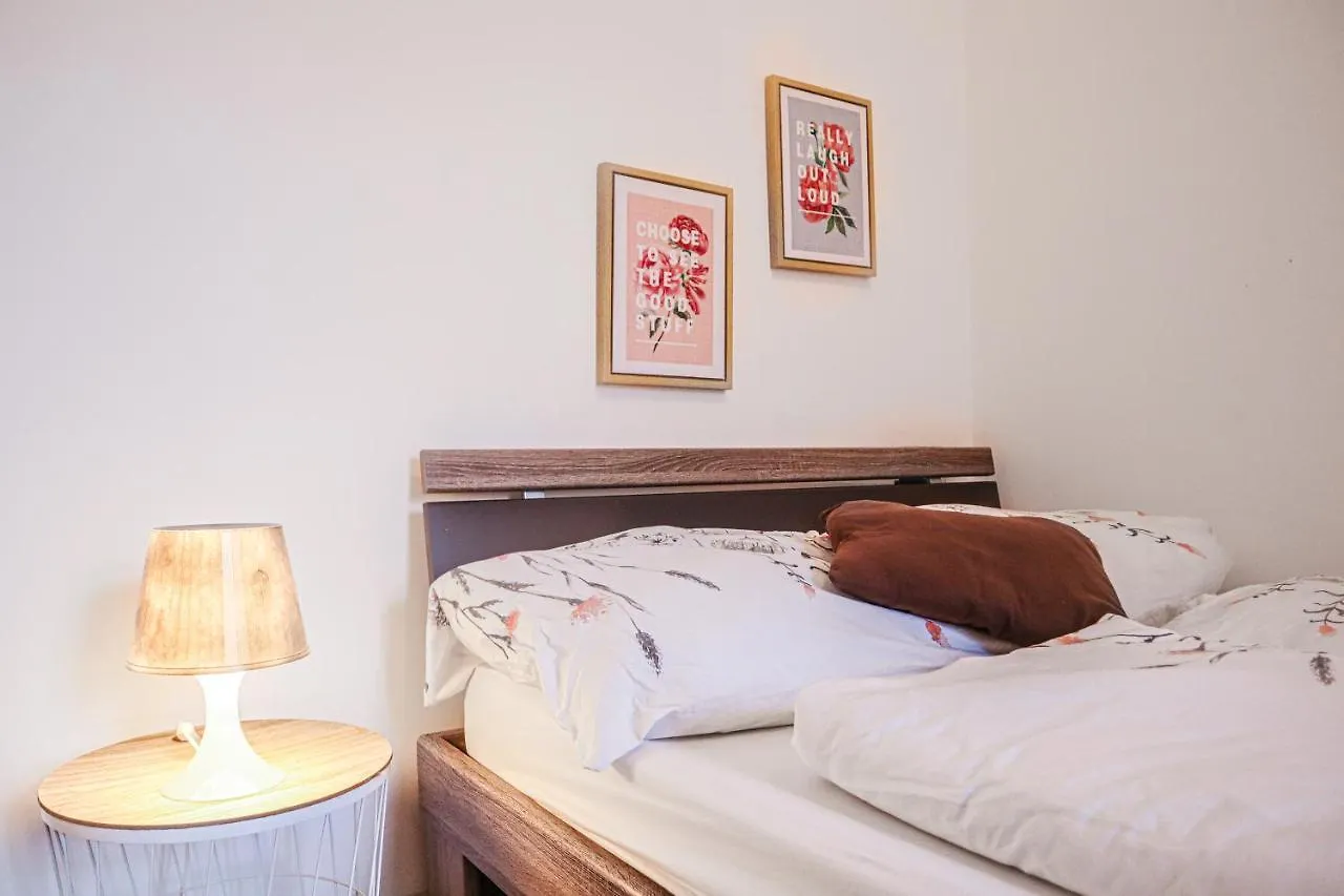 Bright & Stylish, 2 Neighboring Apartments - 4Brs Viena Austria