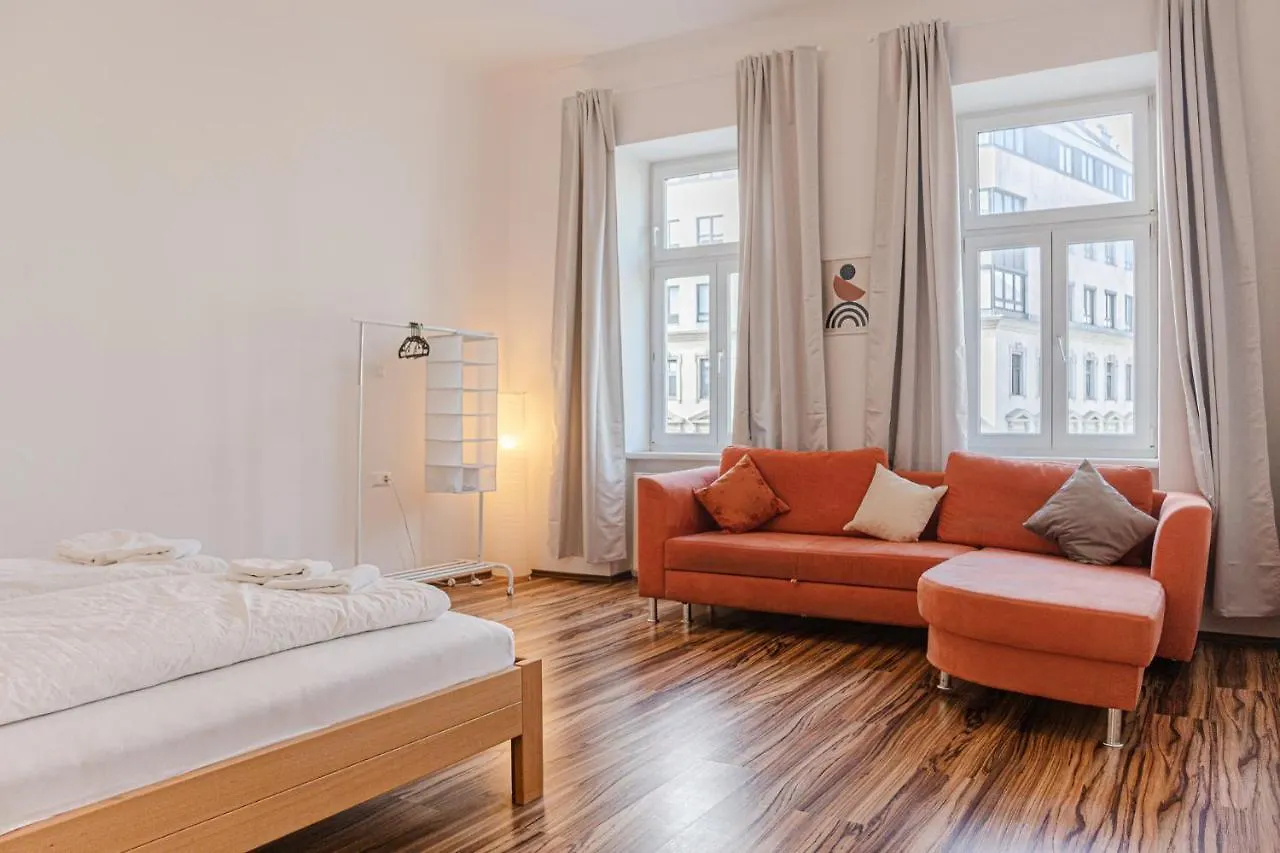 Bright & Stylish, 2 Neighboring Apartments - 4Brs Vídeň