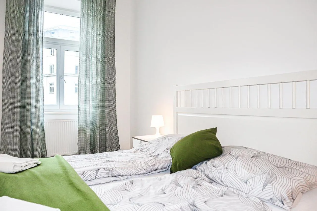 Bright & Stylish, 2 Neighboring Apartments - 4Brs Vídeň
