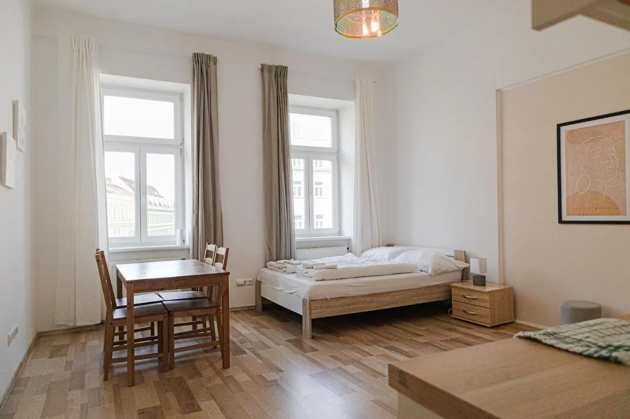 וינה Bright & Stylish, 2 Neighboring Apartments - 4Brs 0*,  אוסטריה