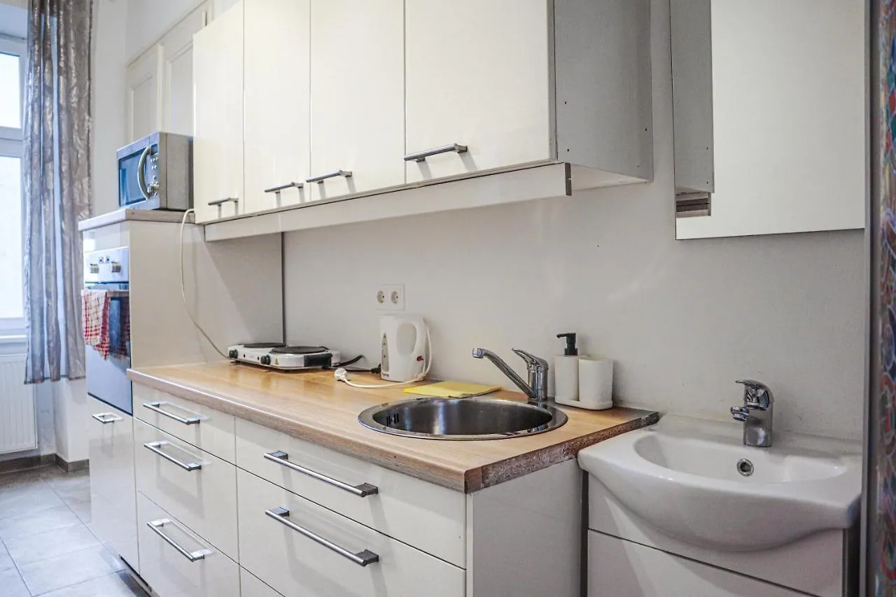 וינה Bright & Stylish, 2 Neighboring Apartments - 4Brs